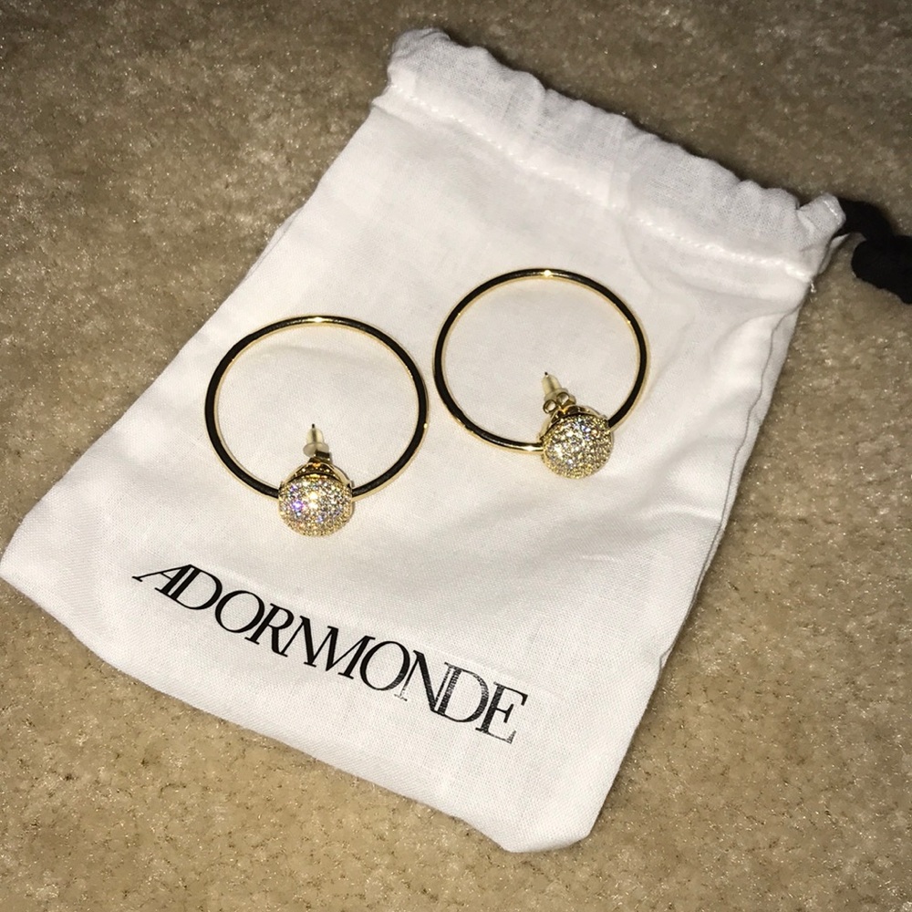 Adornmonde- gold hoop earrings